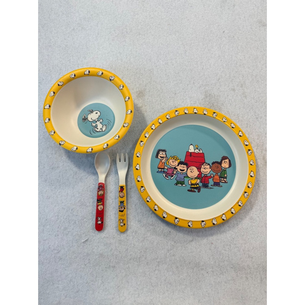 Peanuts Snoopy Charlie Brown 4pc Melamine Dinnerware Set Plate Bowl Fork Spoon